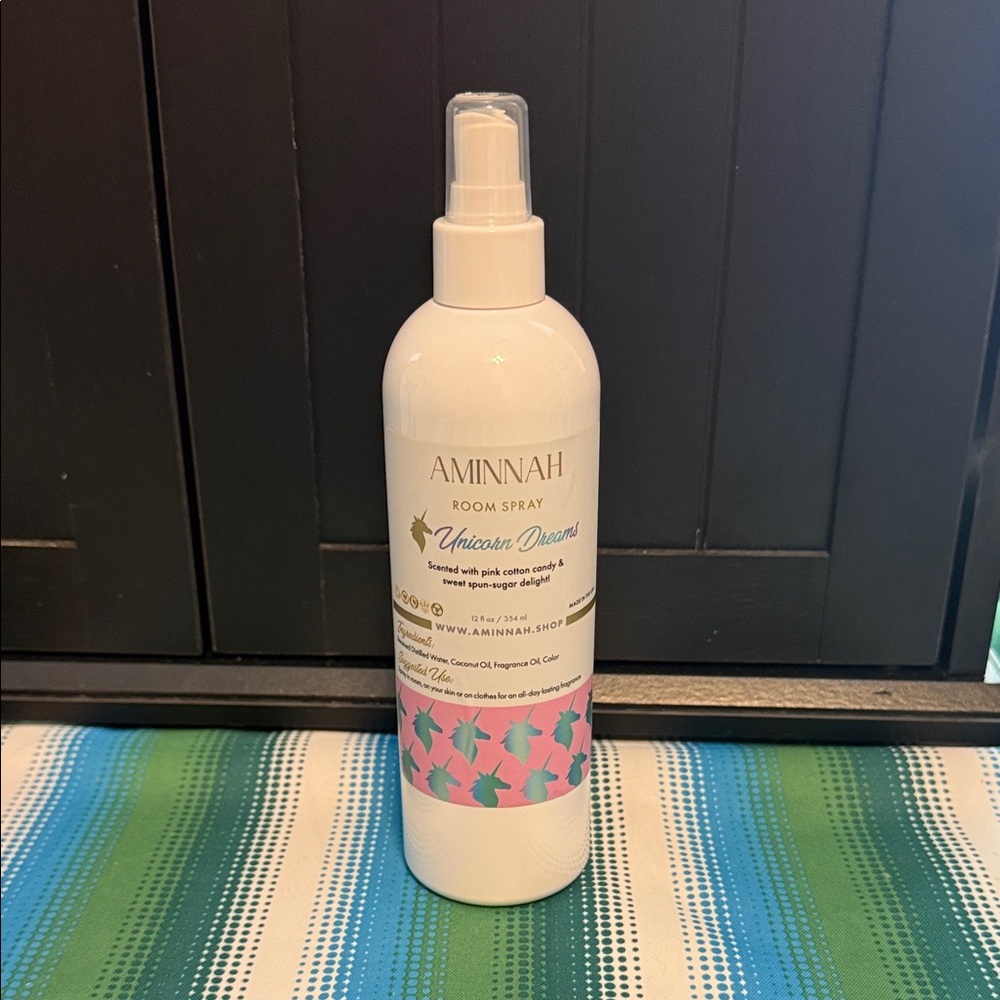 AMINNAH Unicorn Dreams Room Spray - White